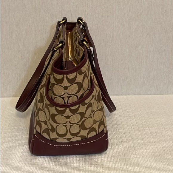 Coach authentic shoulder bag - Picture 6 of 12